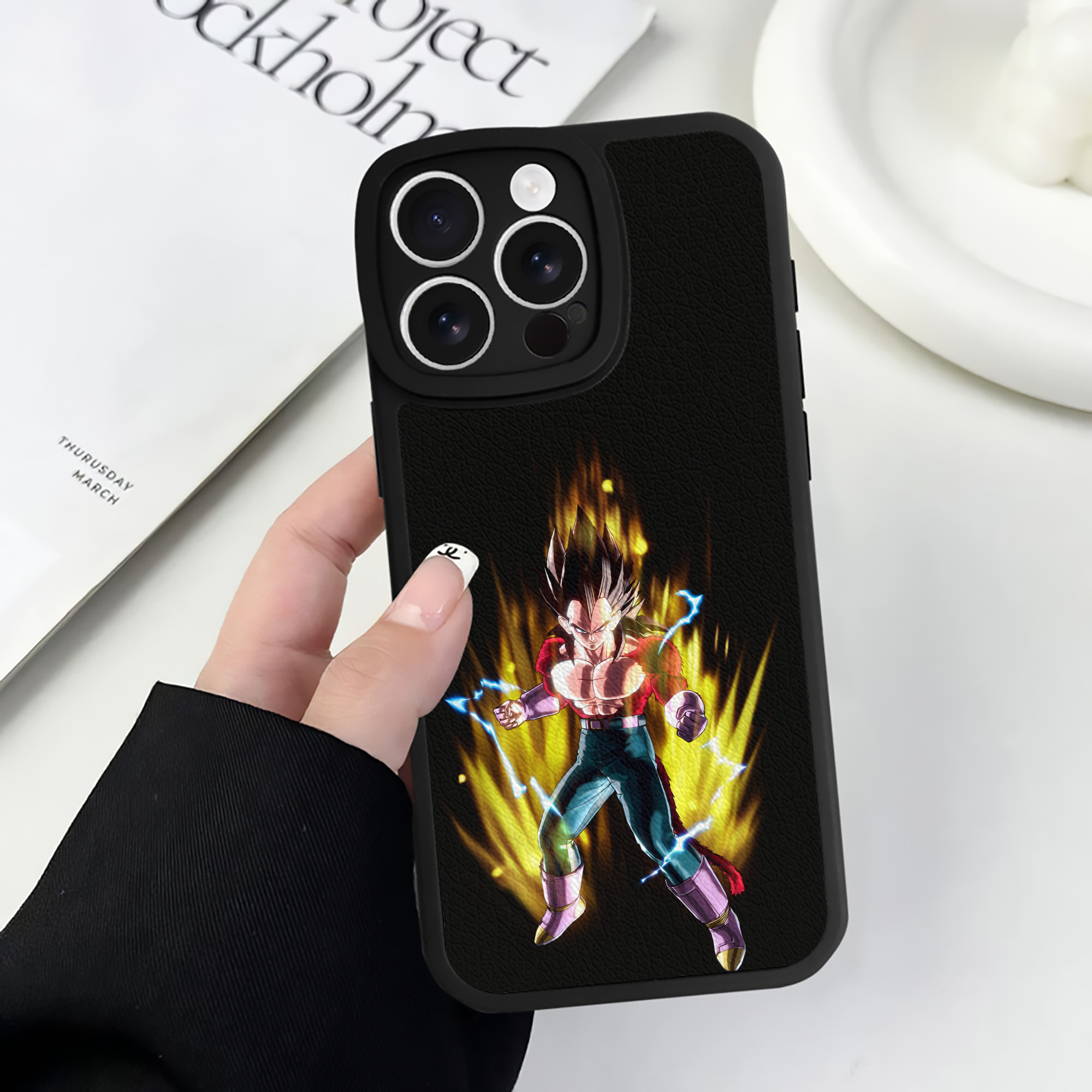 （画像用） ドラゴンボール ベジータ四世（Bejīta Yonsei）DRAGON BALL Vegeta IV 【iPhone 16シリーズ対応】シリコンスマホケース（レザー調） 材質：シリコン